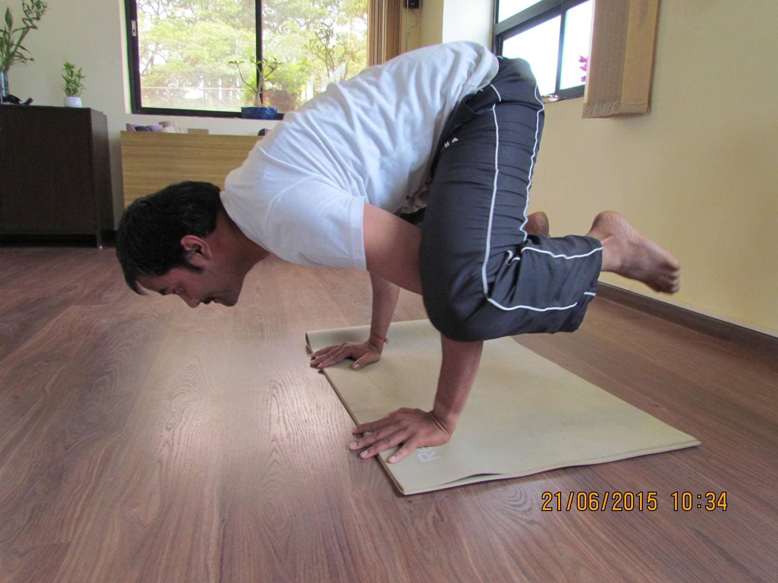 Bakasana — crow pose
